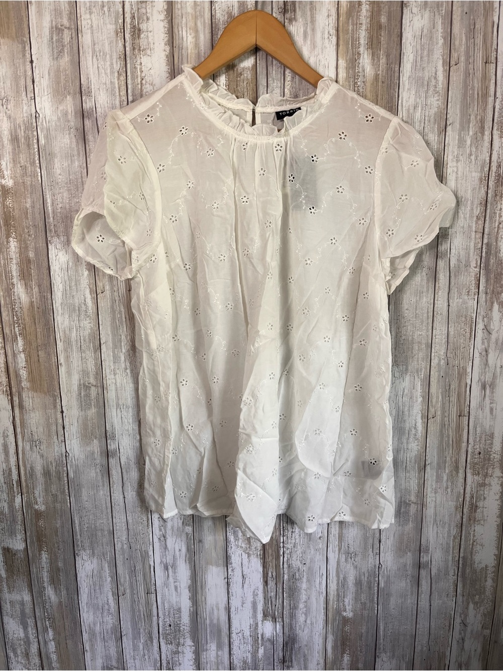 NWT Torrid White Voile Eyelet Embroidered Blouse Top Size 00 M/L